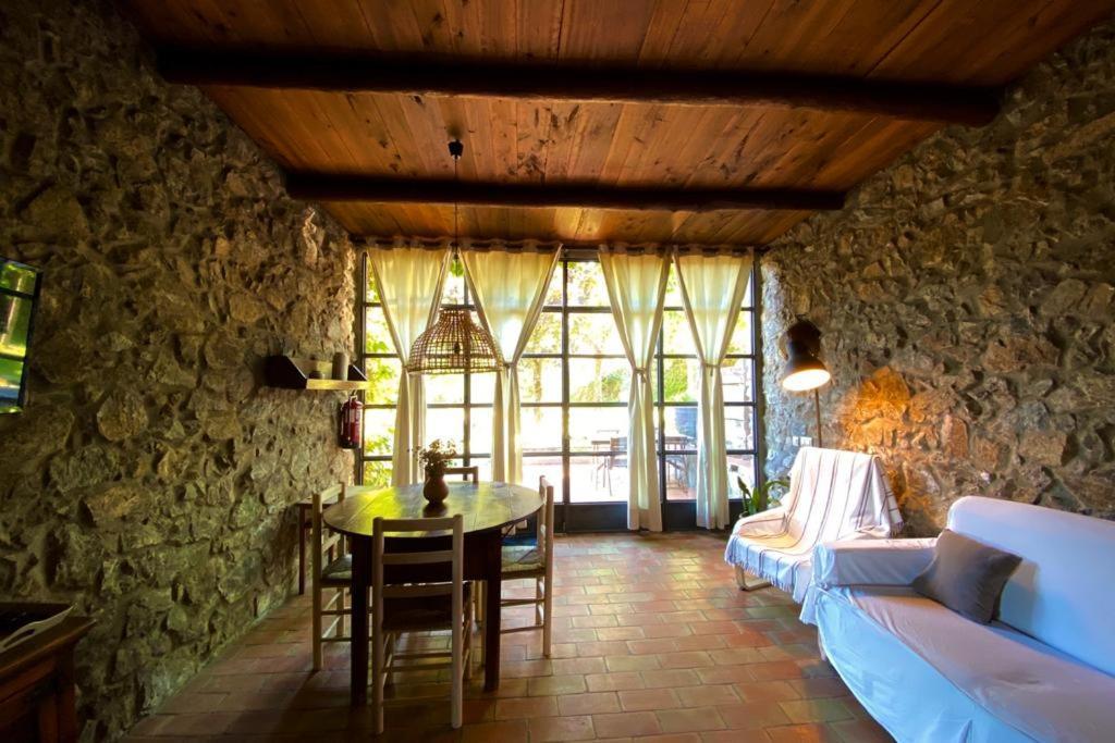 Mas Roquet Guest House Macanet De Cabrenys Exterior photo